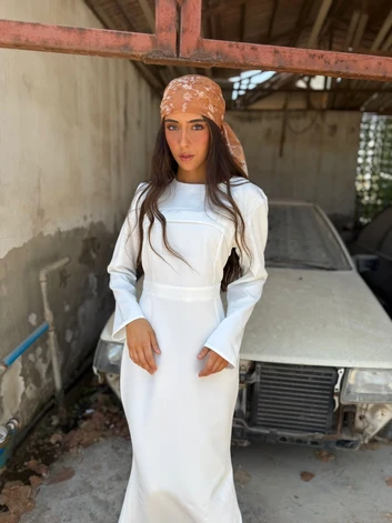 שמלת אביגיל לבן