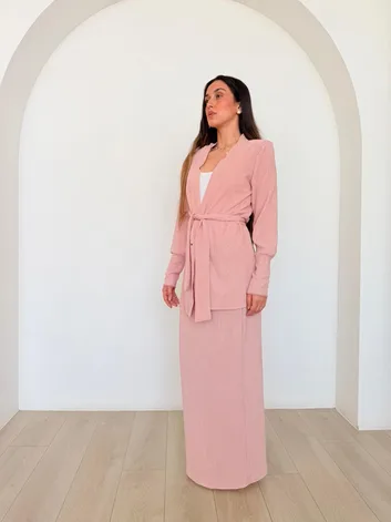 חליפת אלמוג ורוד